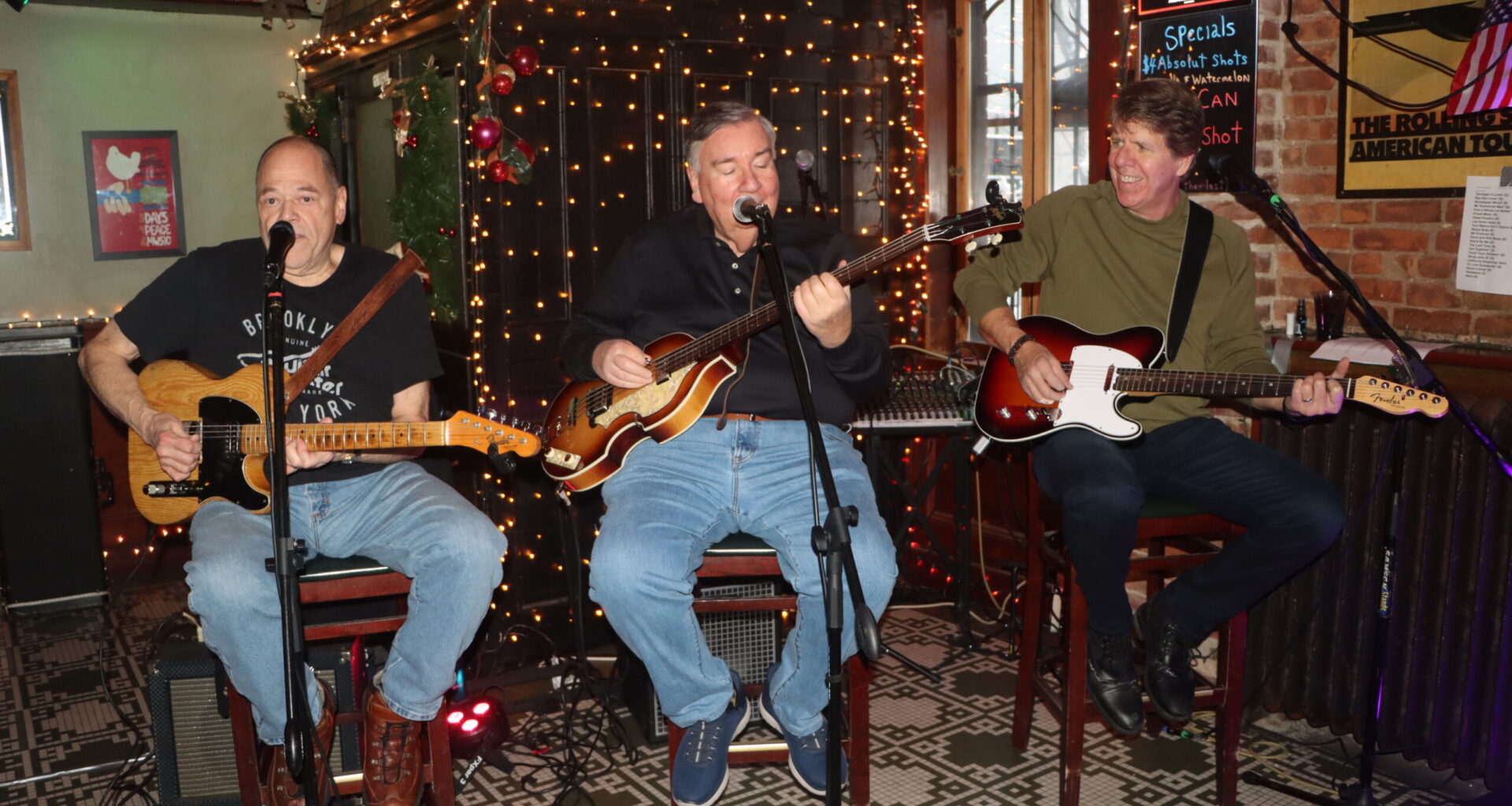 “Hannan, Cassone and D’Emic” doing their thing at Brooklyn’s Three Jolly Pigeons. Photo by Mario Belluomo