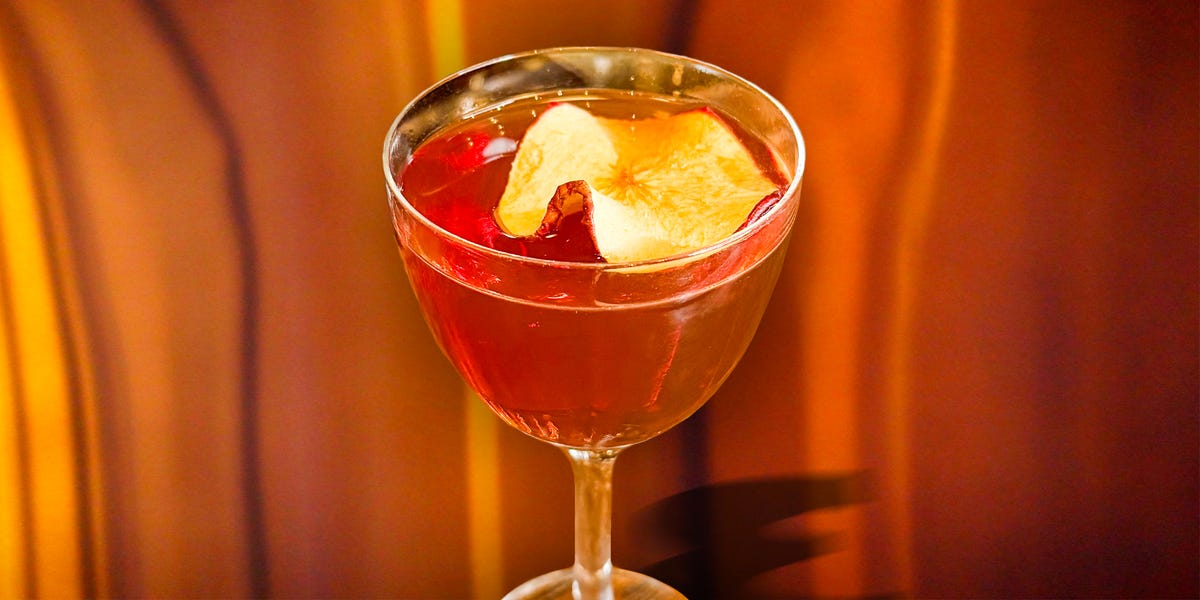 Sip & Guzzle and Esquire Collaborate on a Limited-Edition Manhattan Cocktail