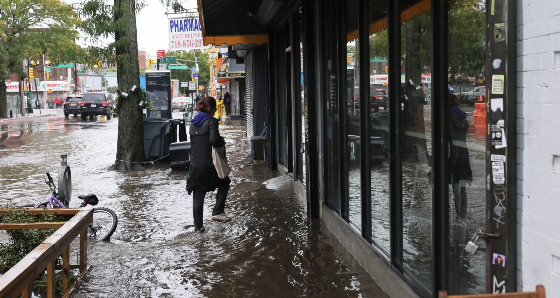 Flood sensors help NYC residents stay out of dangerous waters » Yale Climate Connections