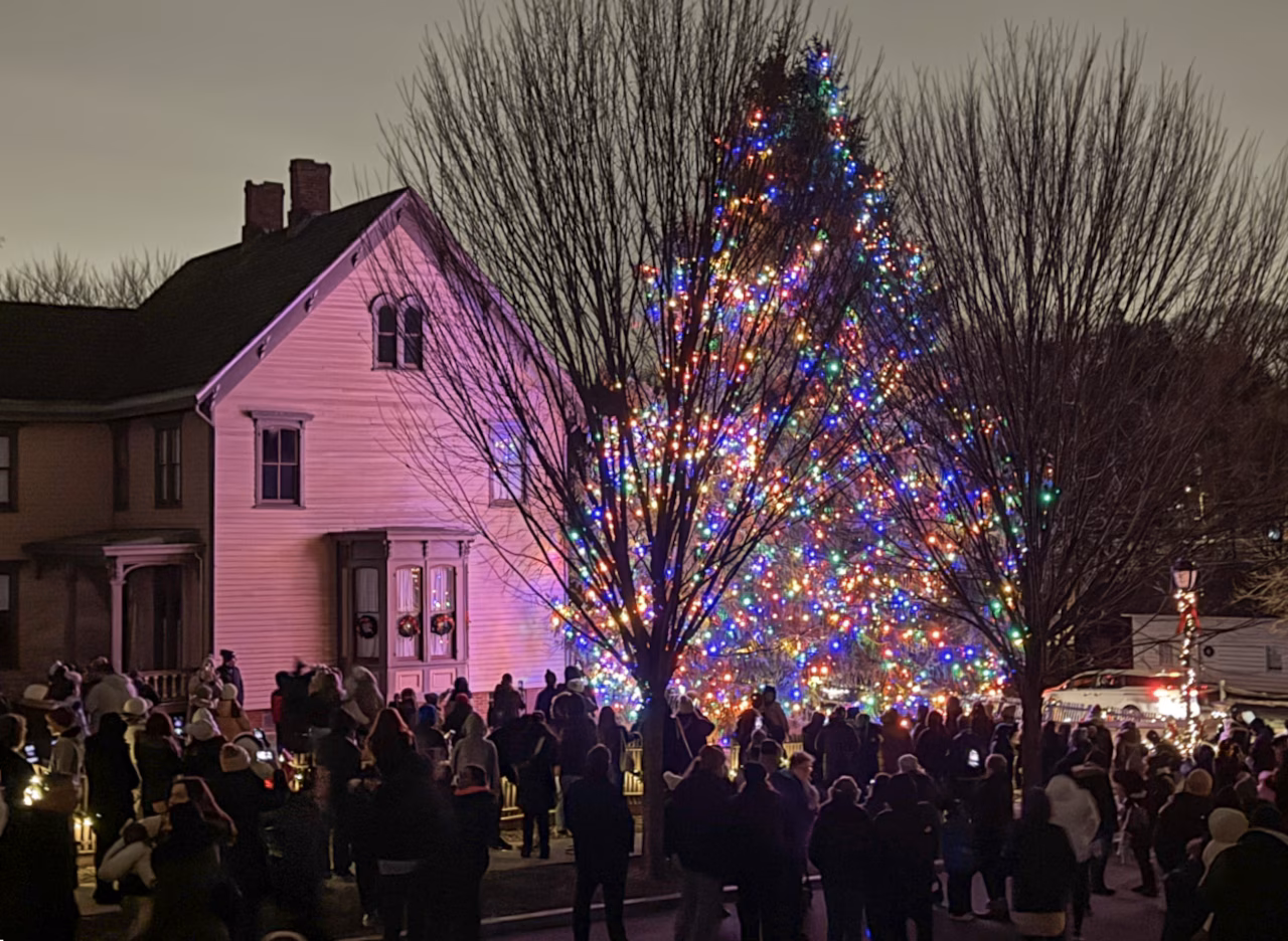 Christmas at Historic Richmond Town: Annual tree lighting draws Staten Island families, officials