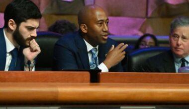 Hochul and legislative leaders play game of chicken with AI regulations