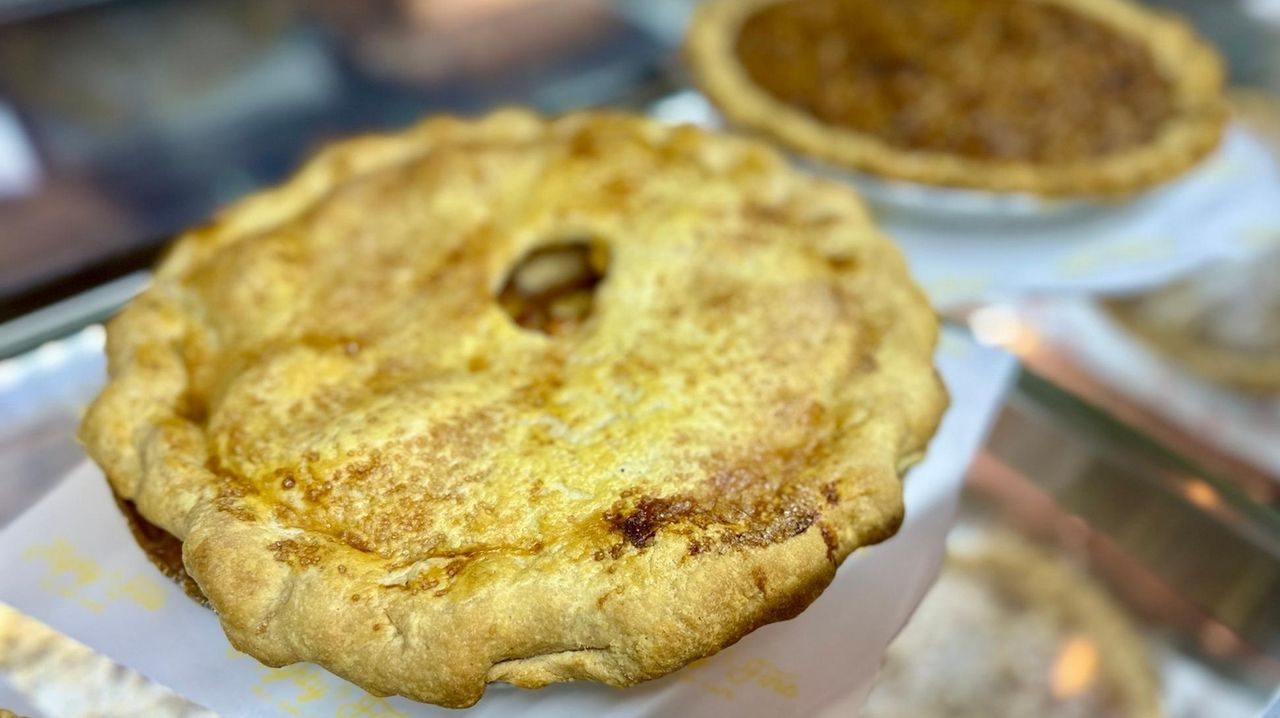 Mighty Fine pies pop up in Huntington