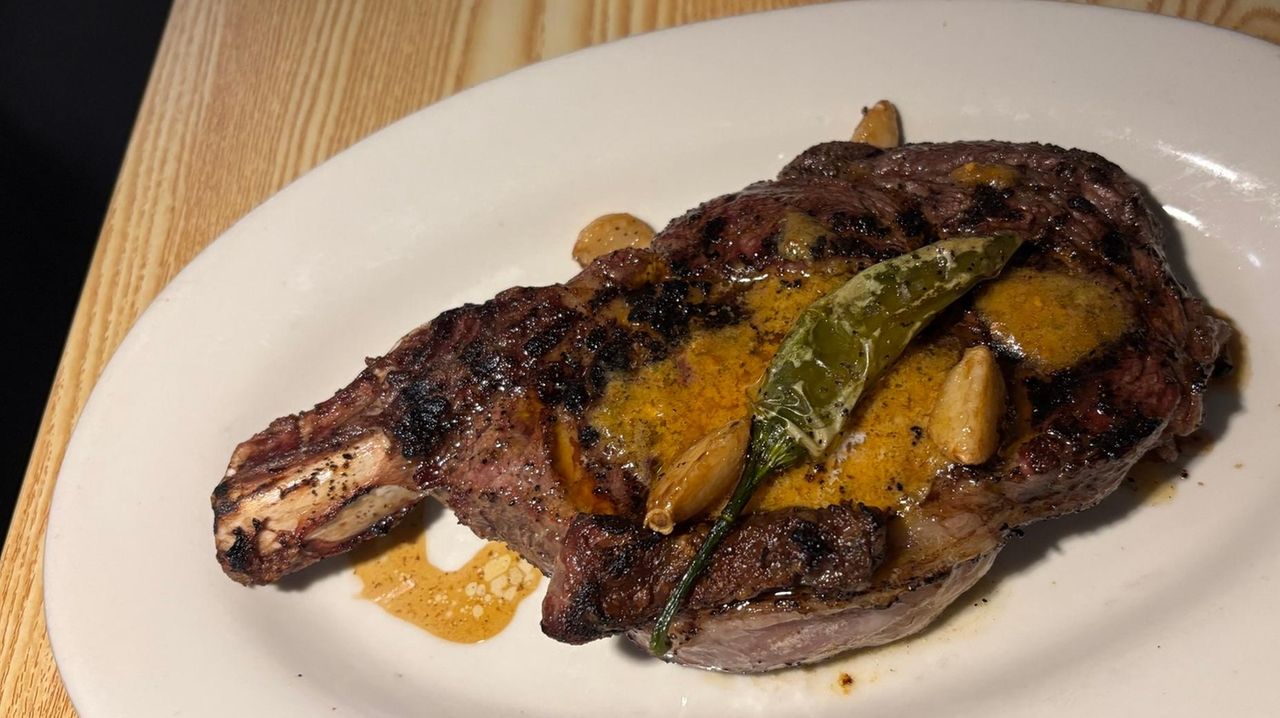 Ensenada Bay steakhouse opens in Freeport
