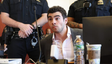 Luigi Mangione appears in Manhattan Criminal Court, Tuesday, Dec. 16, 2025, in New York. (William F...