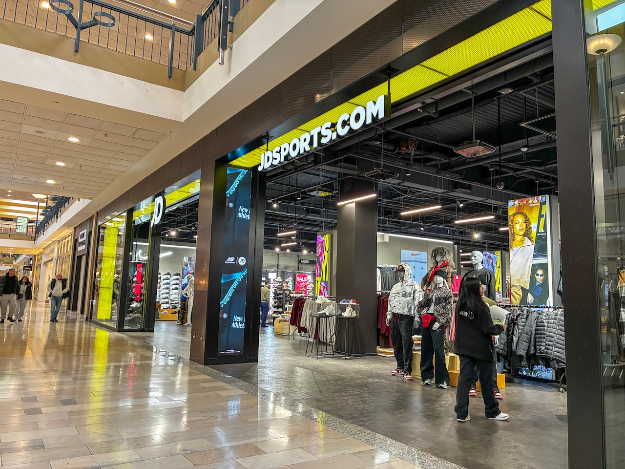 Crime walkthrough SI Mall holiday 2025