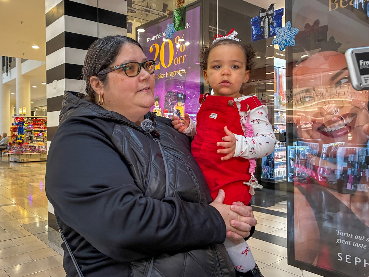 Crime walkthrough SI Mall holiday 2025