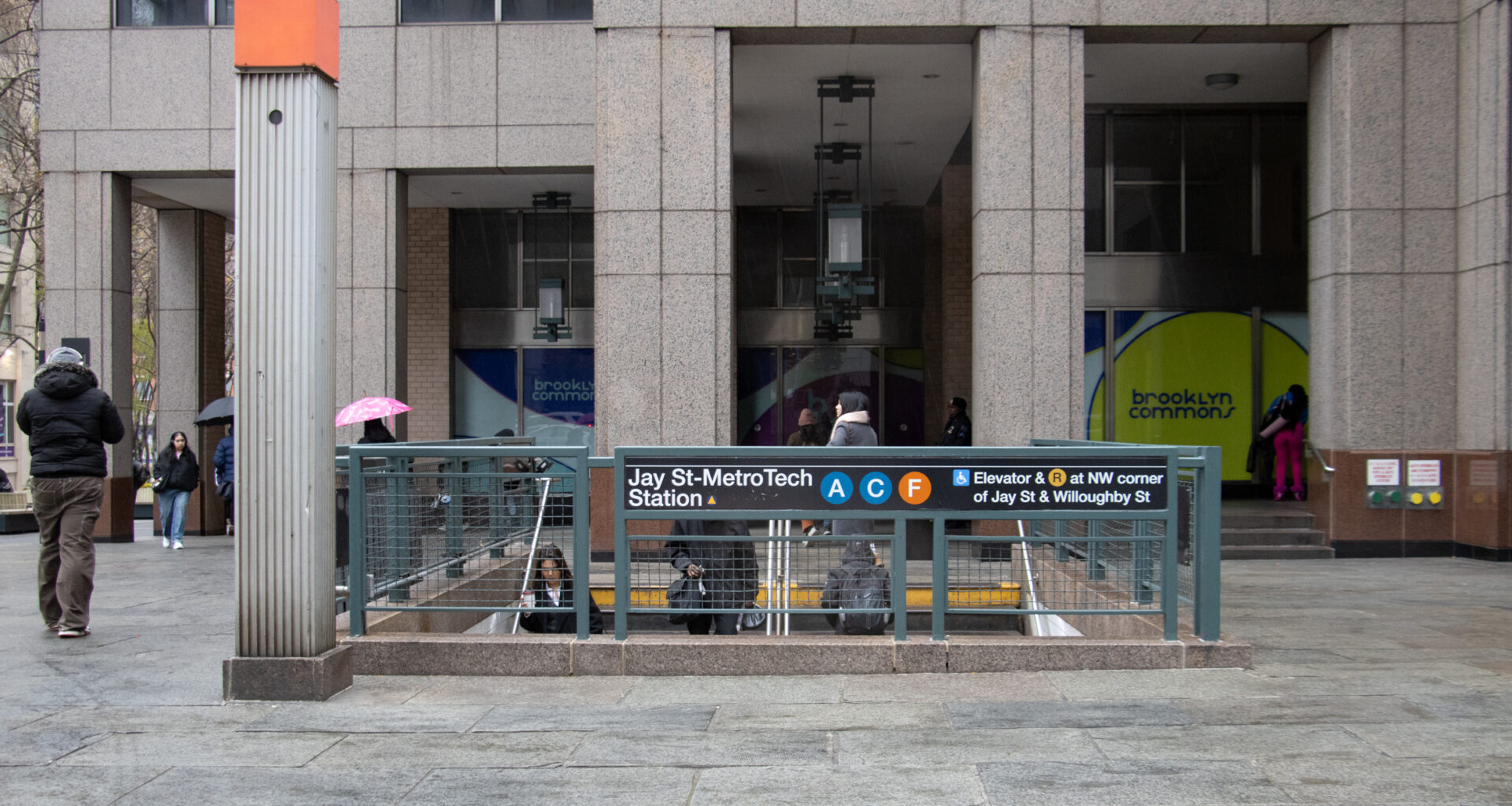 jay street metrotech subway station