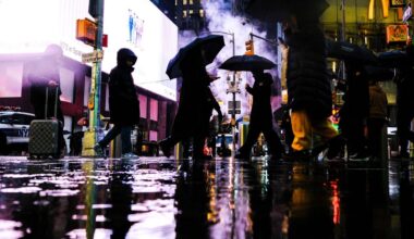 New York Pounded by Winds, Rain Ahead of Holiday Weekend