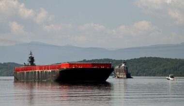 New barge anchorages banned on Hudson River