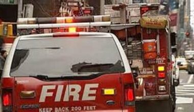 3 firefighters, 2 others injured in 4-alarm Brooklyn building fire