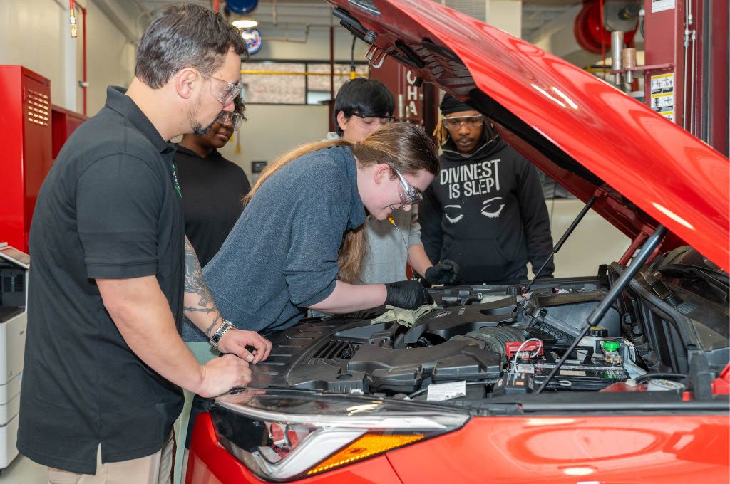 Bronx Community College expands automotive curriculum with $60K General Motors grant – Bronx Times