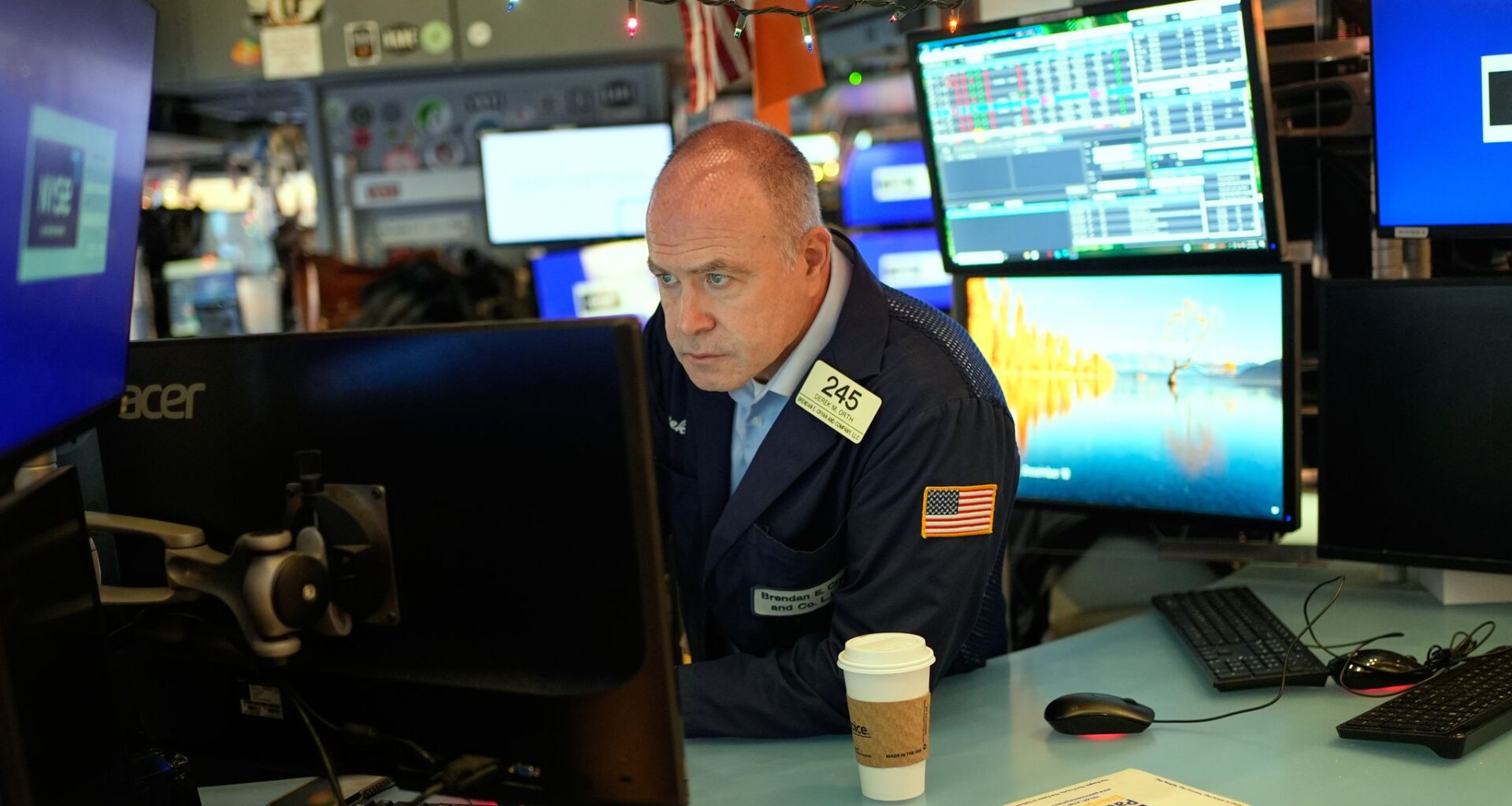 Asian shares are mixed after US stocks drift to more records