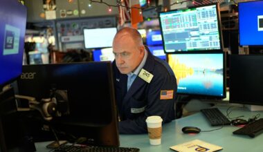 Asian shares are mixed after US stocks drift to more records