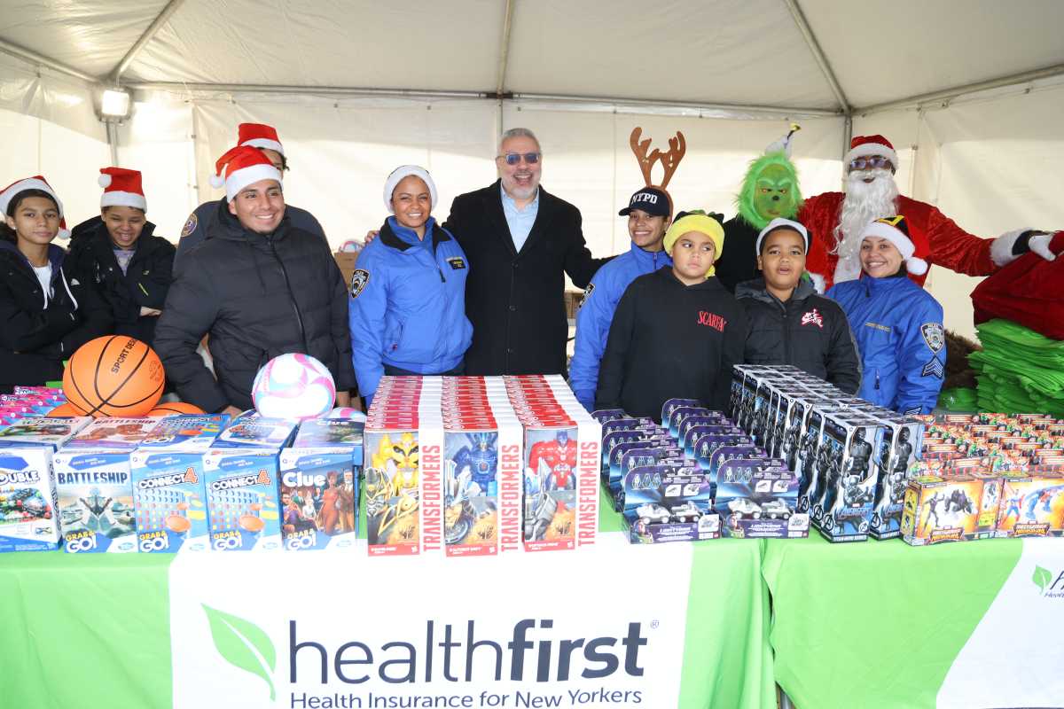 NYPD and Healthfirst partnered up to host a toy giveaway in Parkchester – Bronx Times