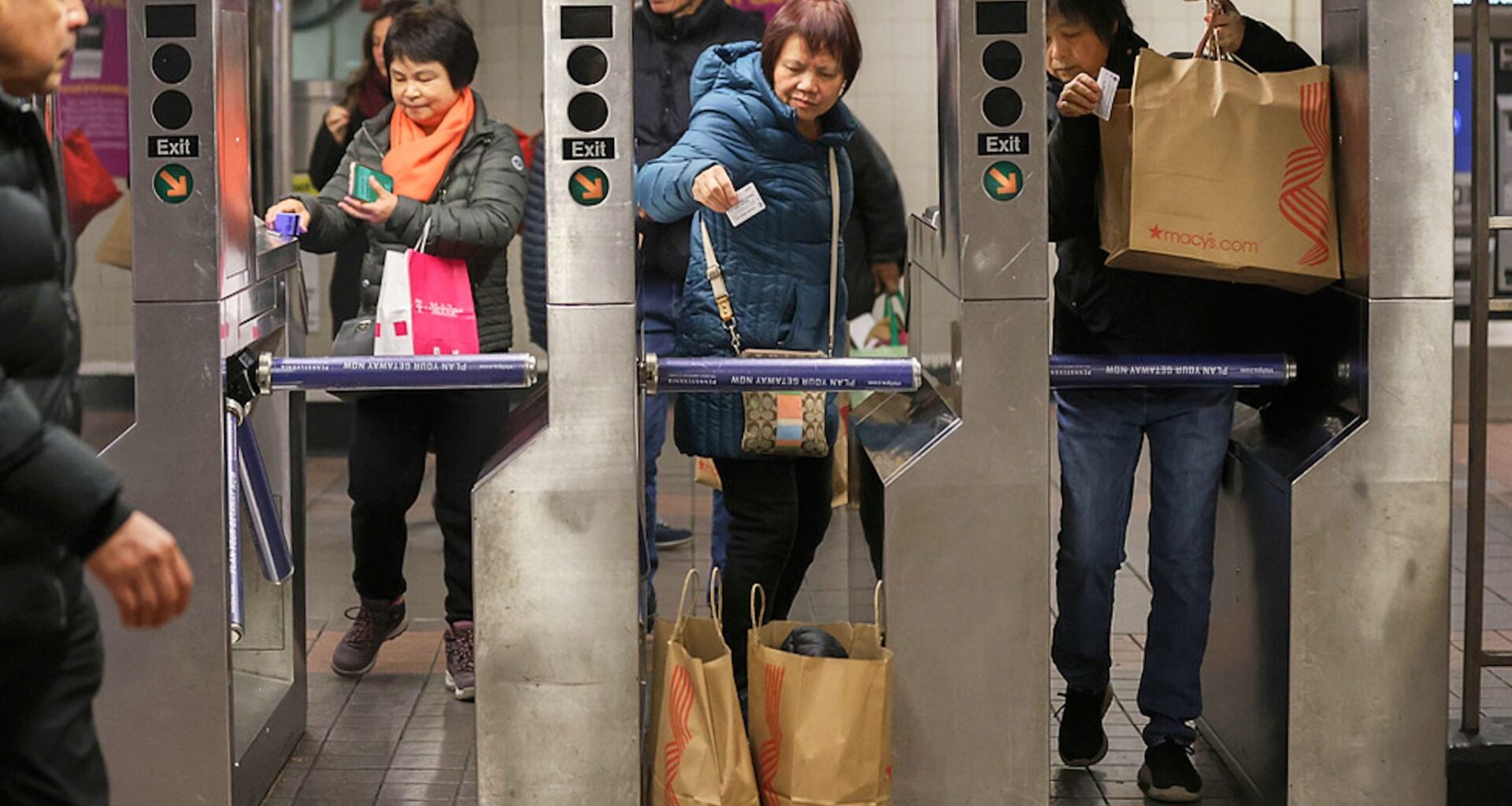 New York subway ends its MetroCard era and switches fully to tap-and-go fares