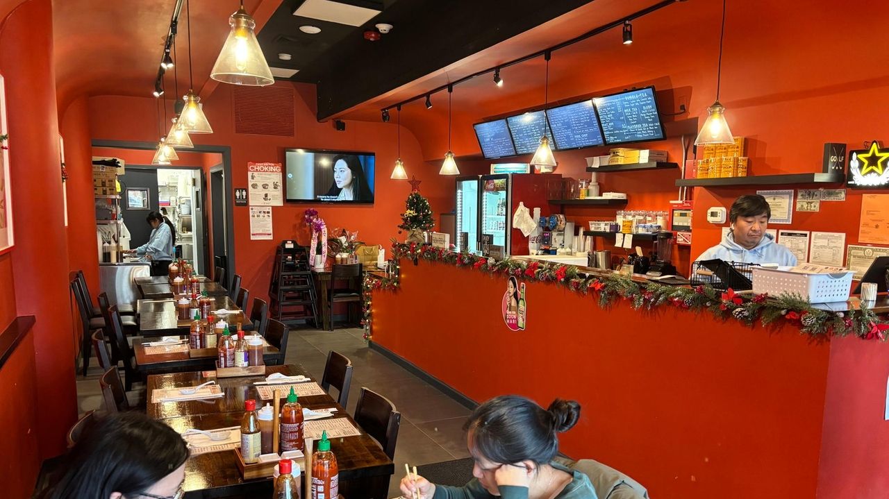 Pho Che opens in Great Neck with gigantic noodle soups