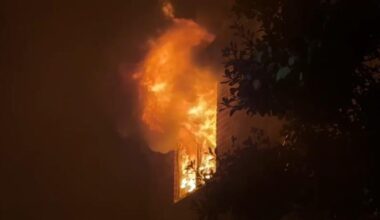 Snow, ice makes it tricky for firefighters to battle Flushing, Queens fire