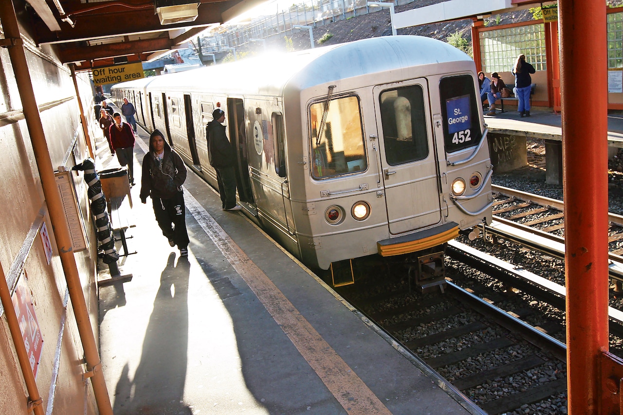 Staten Island Railway service partially suspended due to downed tree