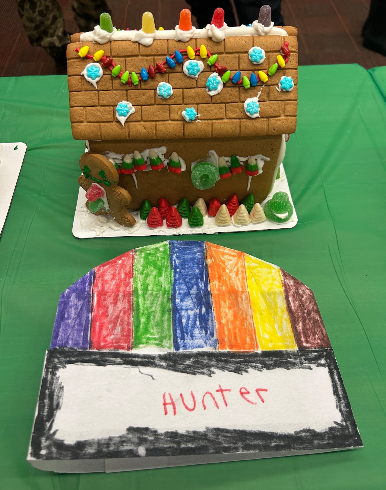 Holiday creativity in action at the "Home for the Holidays" workshop