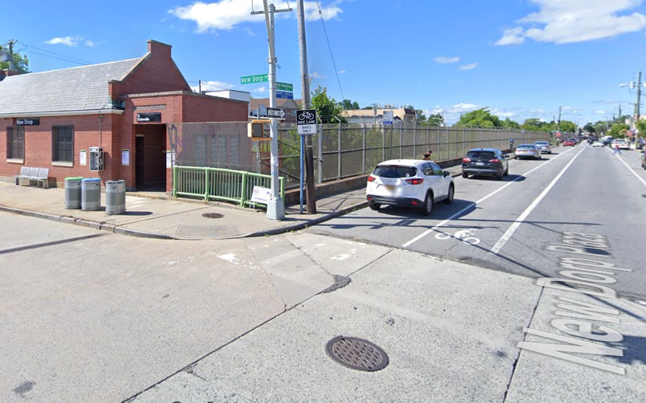 Authorities: Man drinking beer on Staten Island street had cocaine, drug scale in clothing