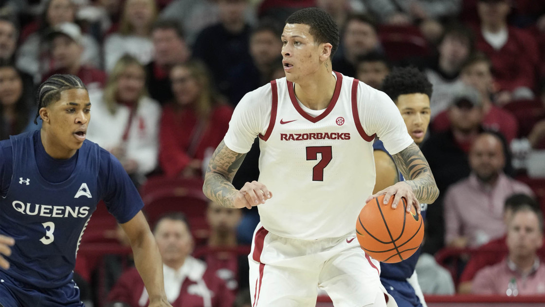 #14 Arkansas Runs Past Queens, 108-80