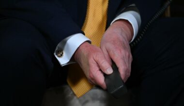 Trump’s Hand Bruise Is on the Move