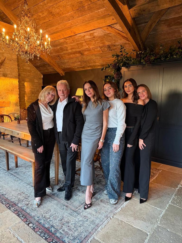 victoria beckham with the Adams side of her family at Christmas