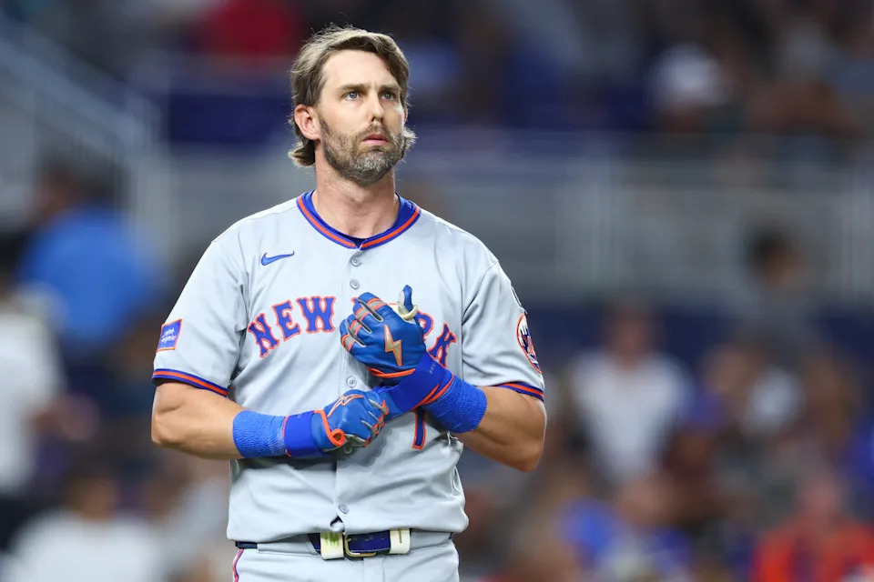 Jeff McNeil will join the A's following eight seasons with the Mets.