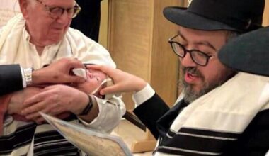 Rabbi Eli Schlanger mourned on final night of Hanukkah at menorah lighting in Brooklyn