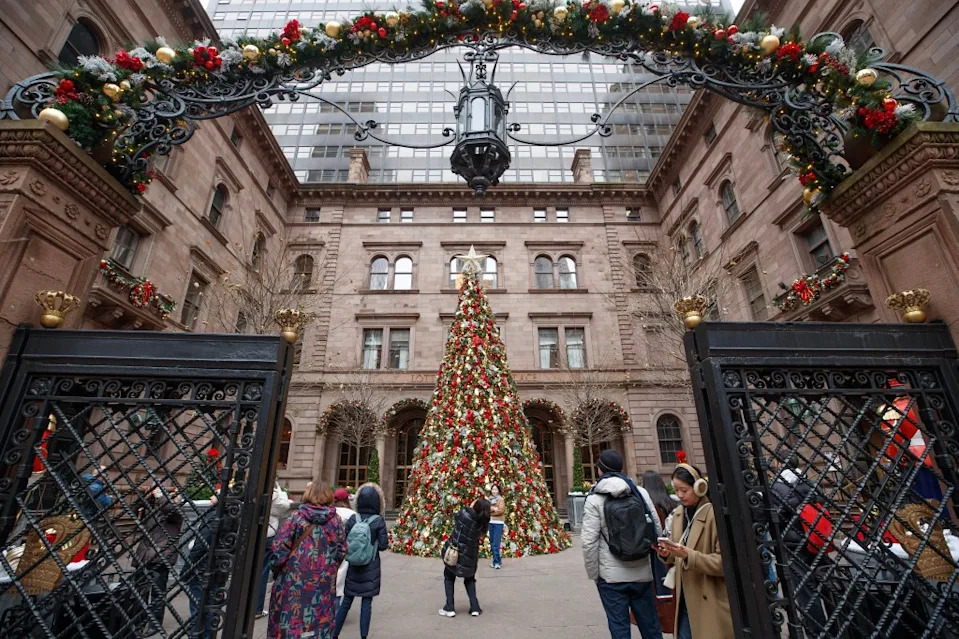 Sleigh the season like a local, and ditch the tourist traps and elbow fights. New York’s 2025 holiday scene is all about hot chocolate, ice rinks and Insta-ready lights that won’t ghost your feed. Tamara Beckwith/NY Post
