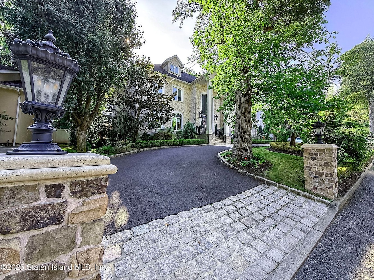 25 Beebe Street, Todt Hill