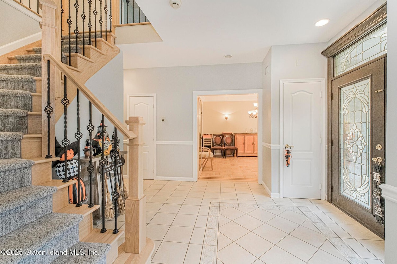 72 Giegerich Avenue, Tottenville