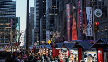 Heavy Snow to Blanket New York and Snarl Holiday Weekend Travel