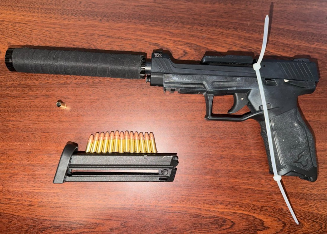 Gun with silencer, brass knuckles seized during Staten Island traffic stop: NYPD