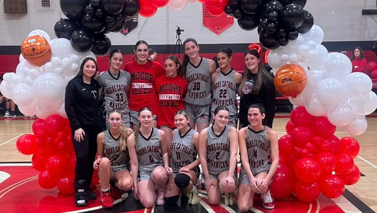 Mavs honor their seniors