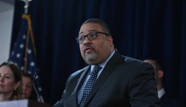 OY gang members charged in murder conspiracy for homicide, courthouse slashing and shootings: Bragg