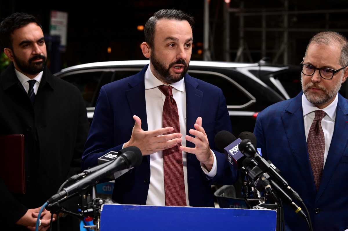 United to shed the sheds: Council Member Keith Powers and Manhattan Borough President Mark Levine stand with Mamdani on Oct. 20