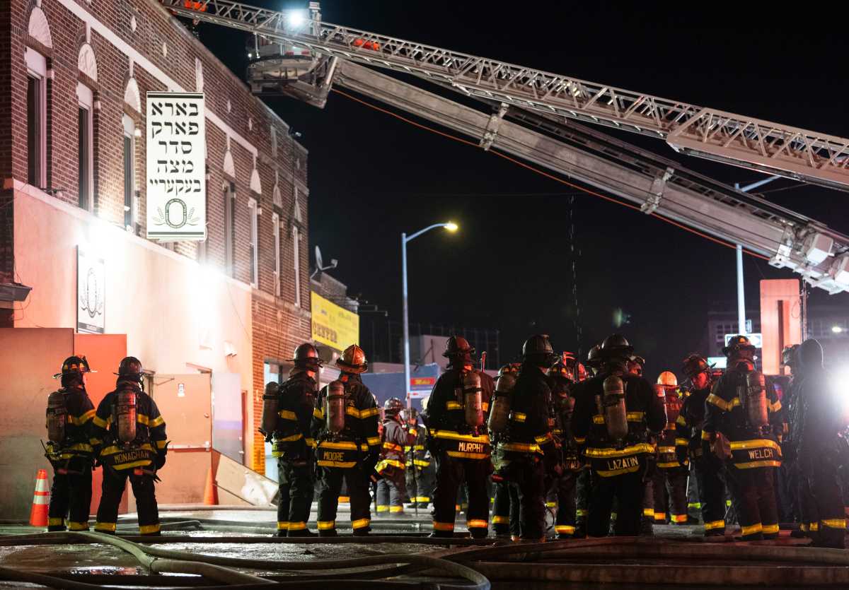 Five-alarm fire at Brooklyn matzoh factory injures firefighter, three others – amNewYork