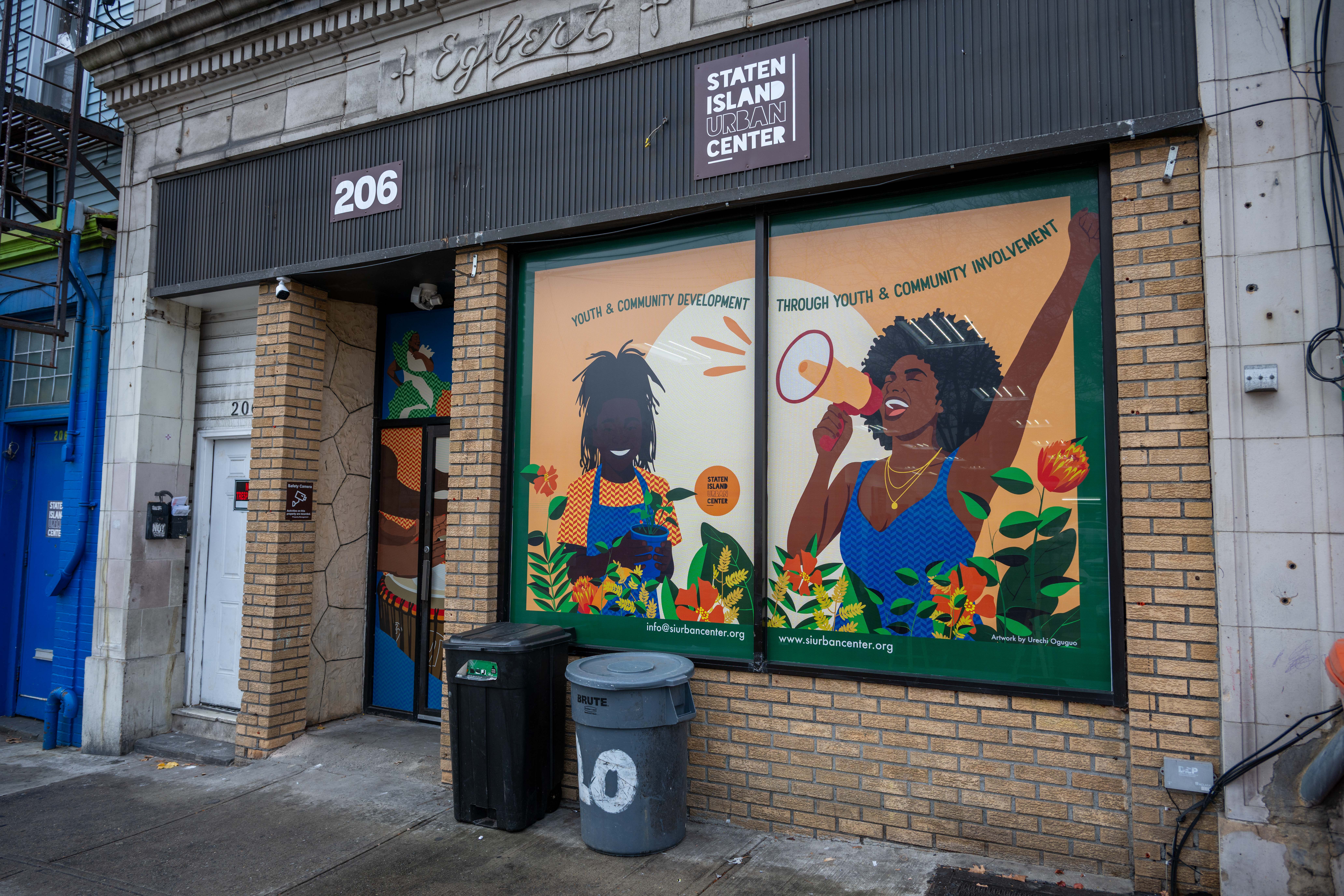 More than one hundred people turned out for the grand opening of the Staten Island Urban Center’s new storefront at 206 Bay Street in Tompkinsville on Saturday, December 6, 2025. (Owen Reiter for the Advance/SILive.com)