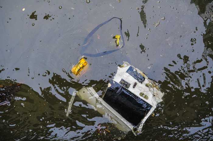 Wreckage from the helicopter crash in the Hudson River on April 10, 2025.