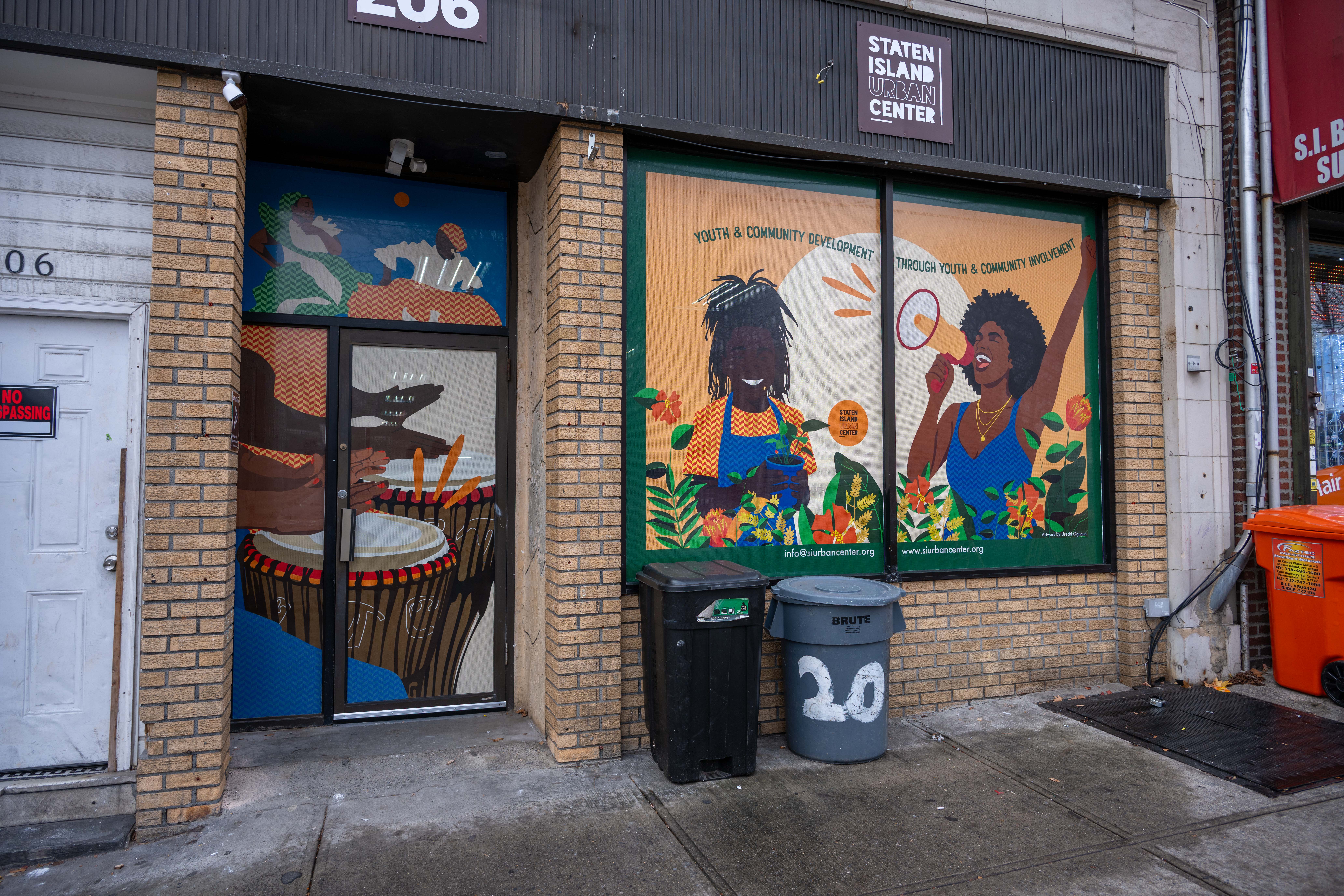 More than one hundred people turned out for the grand opening of the Staten Island Urban Center’s new storefront at 206 Bay Street in Tompkinsville on Saturday, December 6, 2025. (Owen Reiter for the Advance/SILive.com)