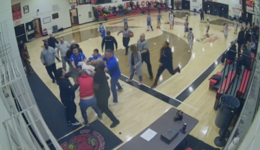 Staten Island basket-brawl shocker: Video shows youth hoops game erupt into adult melee