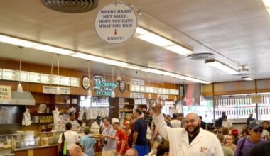 Katz’s Deli, Home of the Iconic ‘When Harry Met Sally’ Scene, Honors Rob Reiner