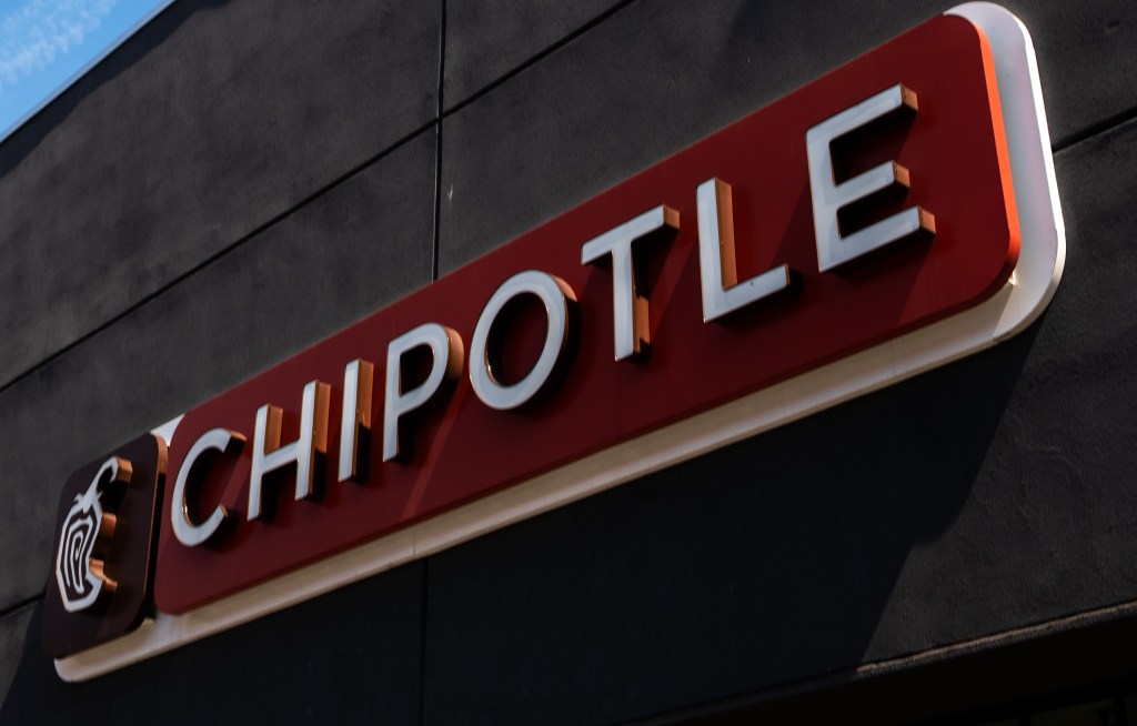 NYC woman sues Chipotle, DoorDash over 'rodent' in burrito bowl