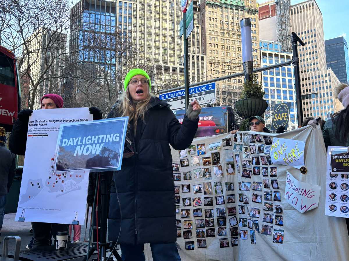 Safe streets coalition spotlights hazardous intersections in push for universal ‘daylighting’ bill – amNewYork