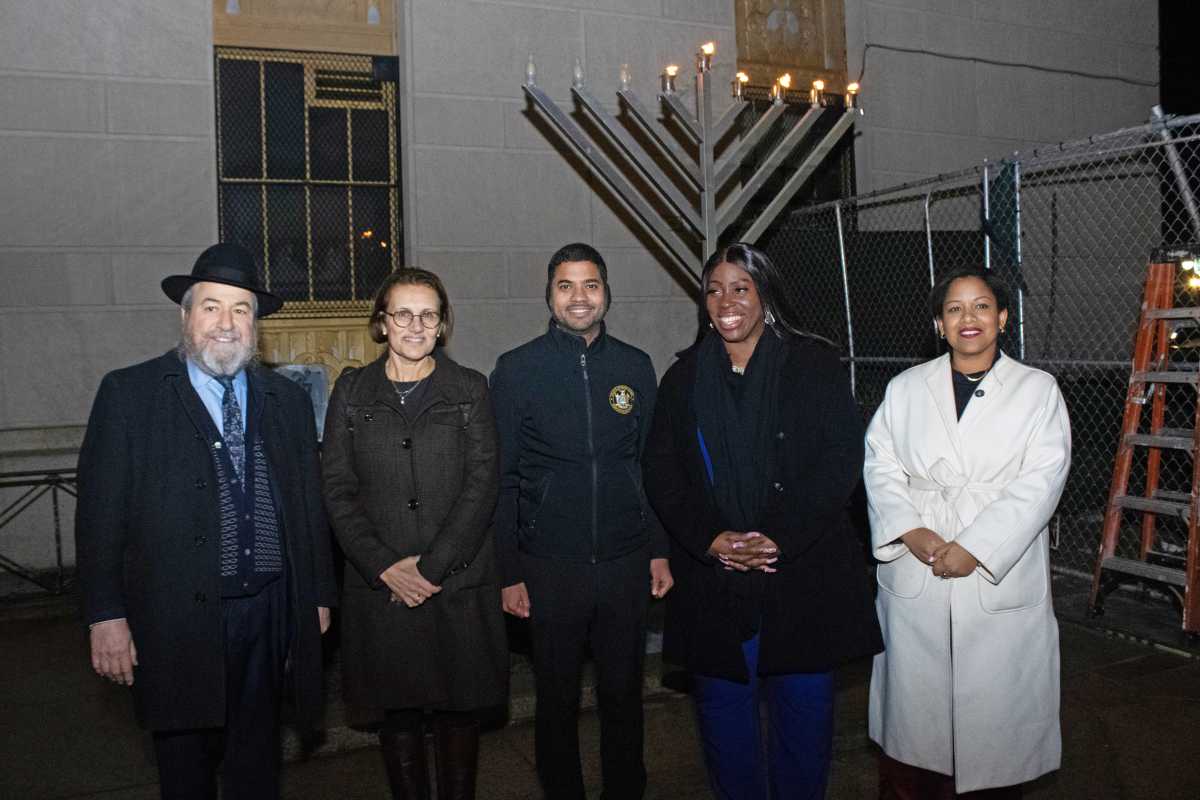 Bronx Borough President Vanessa Gibson hosts annual Chanukah celebration and menorah lighting – Bronx Times