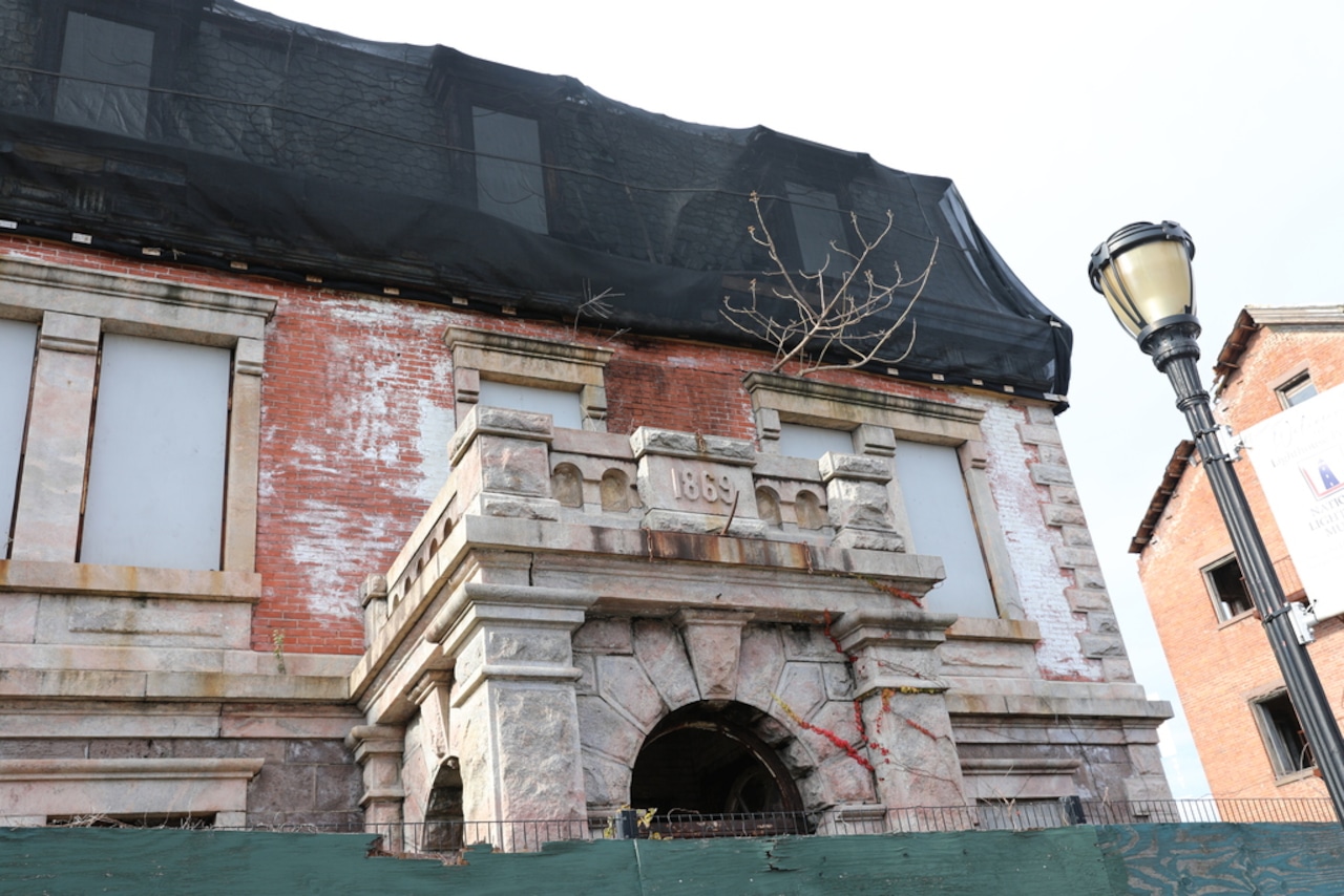 Lighthouse Depot site