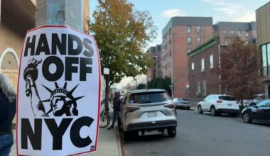 New Yorkers are getting trained on how to respond to ICE