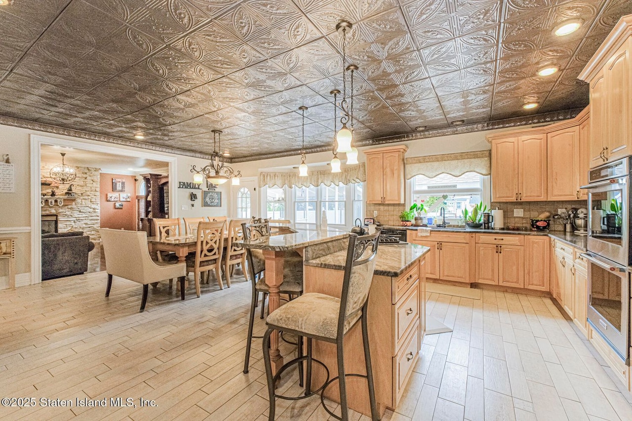 72 Giegerich Avenue, Tottenville