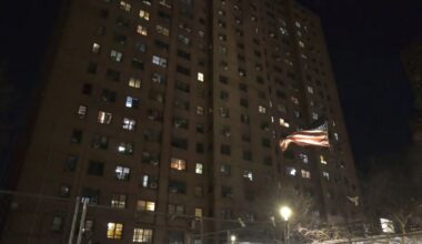 Residents at the Mitchel Houses in the Bronx say they've been without cooking gas since Oct. 1. (Spectrum News NY1)